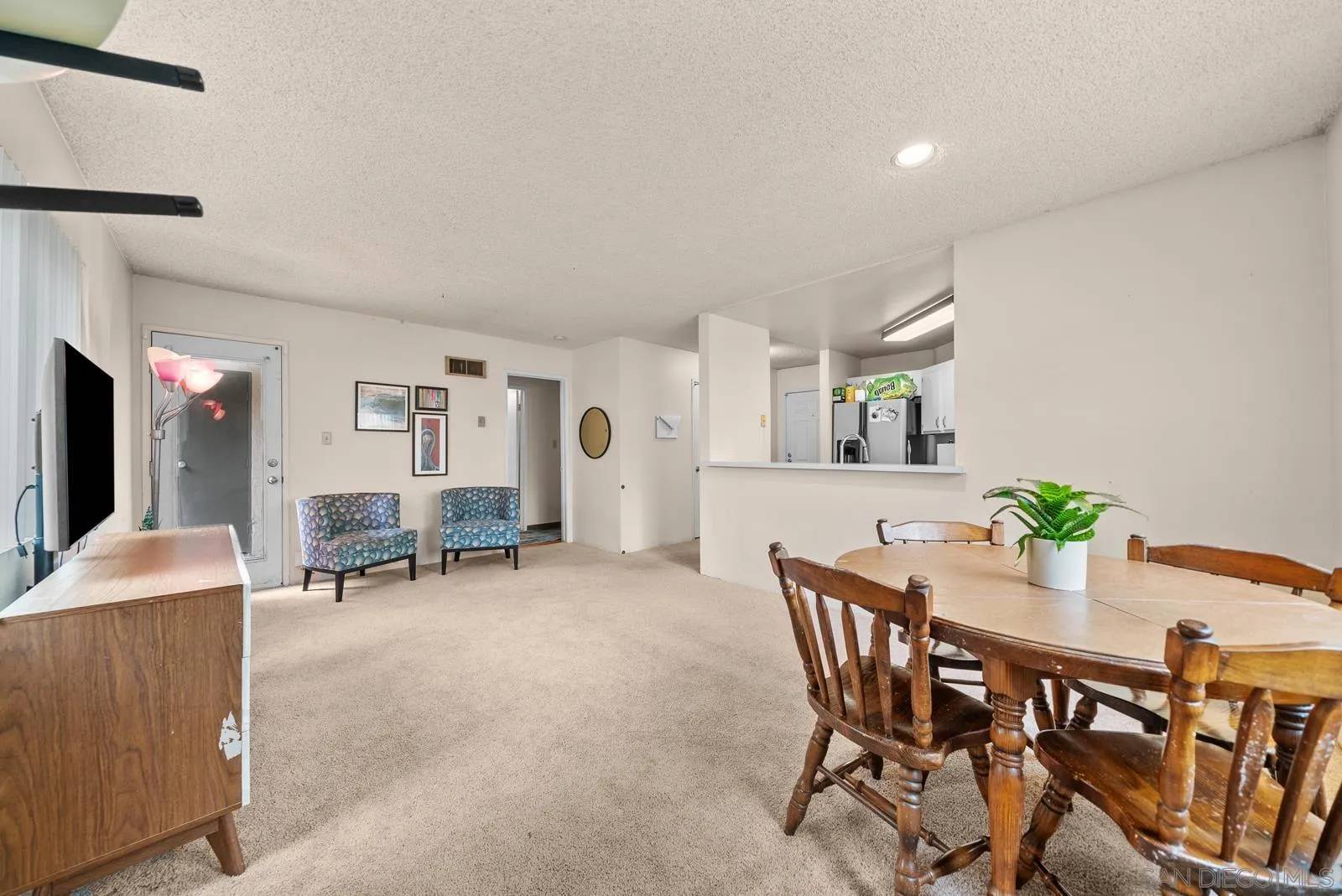 San Diego, CA 92122,7565 Charmant Dr #503