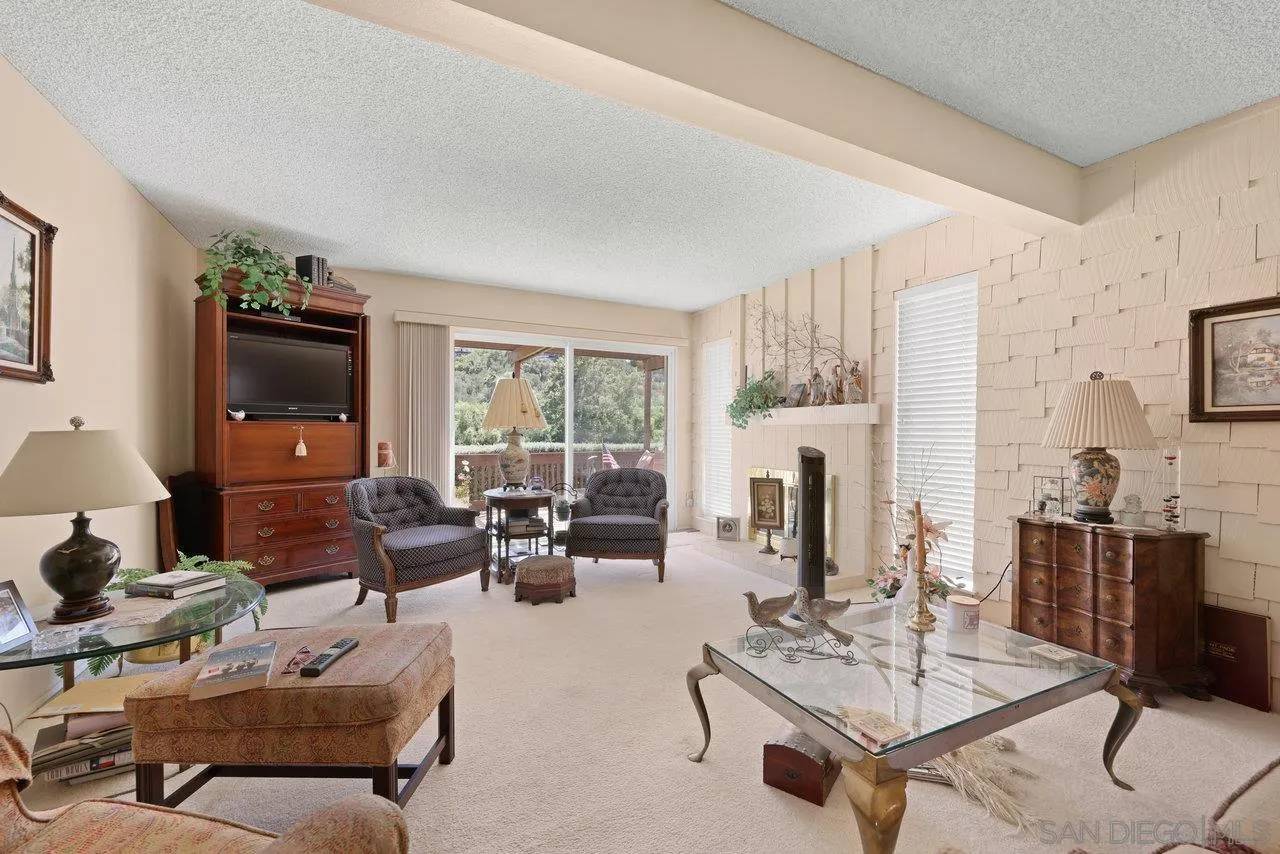 Ramona, CA 92065,23653 Country Villa Rd