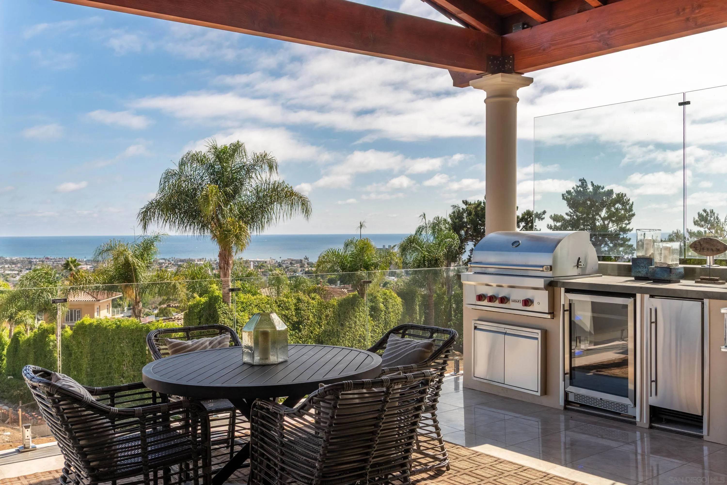 San Diego, CA 92109,5114 Gordon Lane