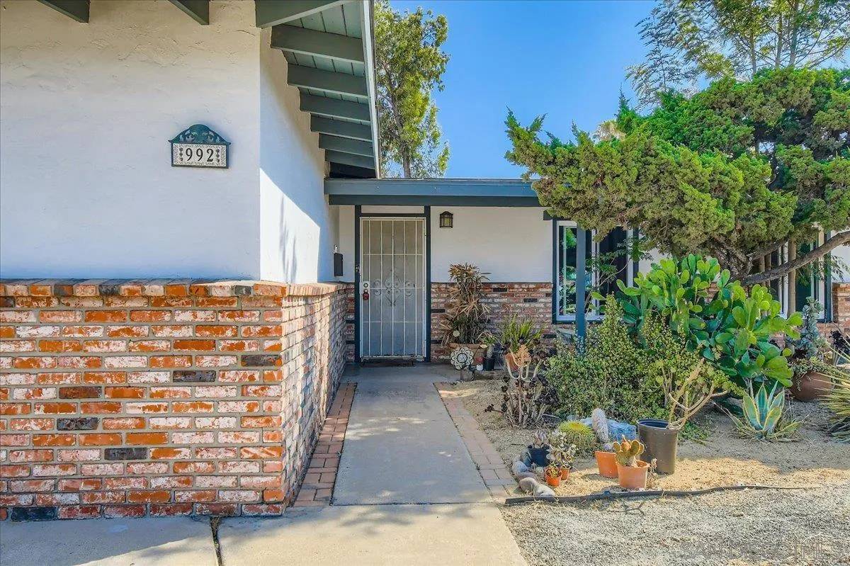El Cajon, CA 92021,992 Ednabelle Ct