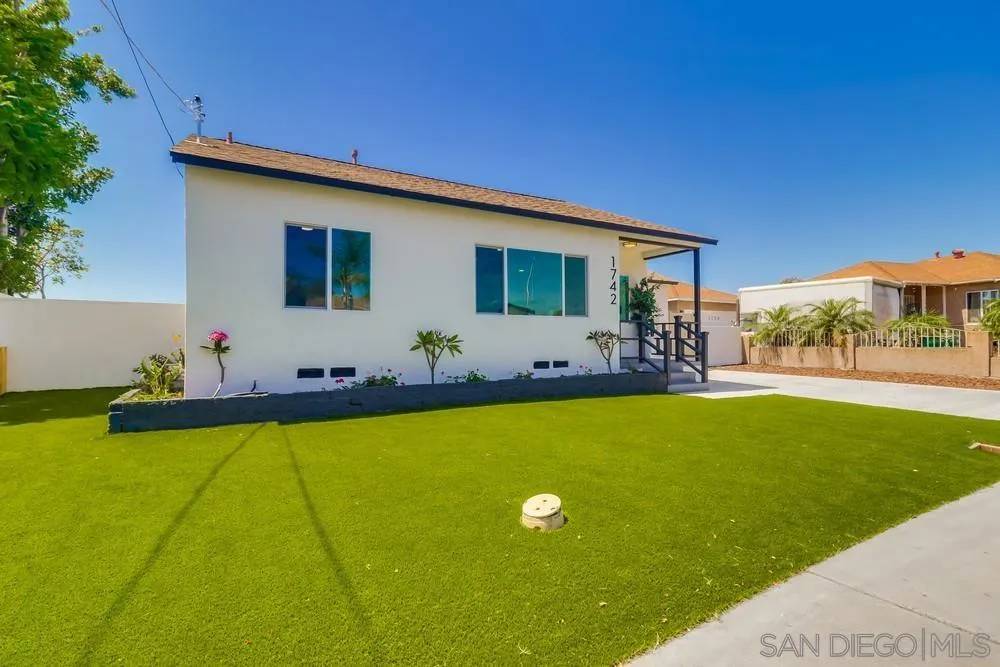 San Diego, CA 92105,1742 Rowan St