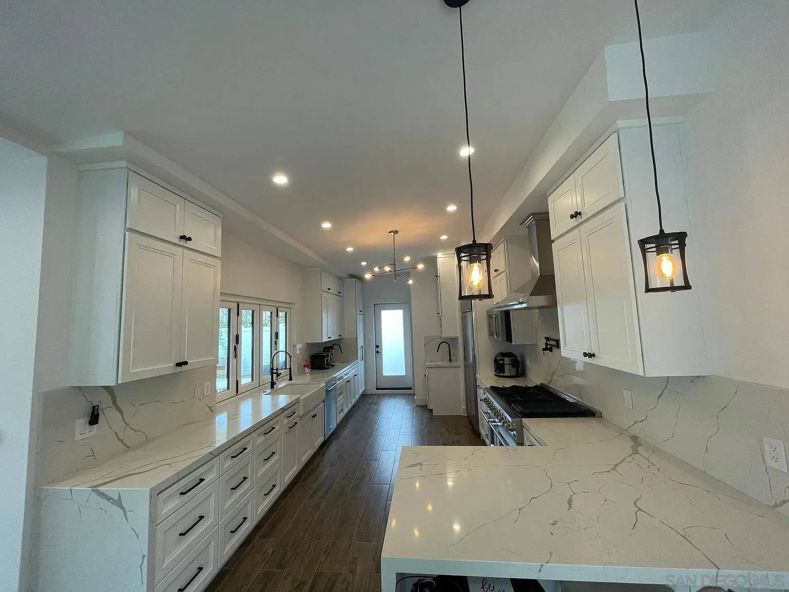 San Diego, CA 92117,4811 Appleton