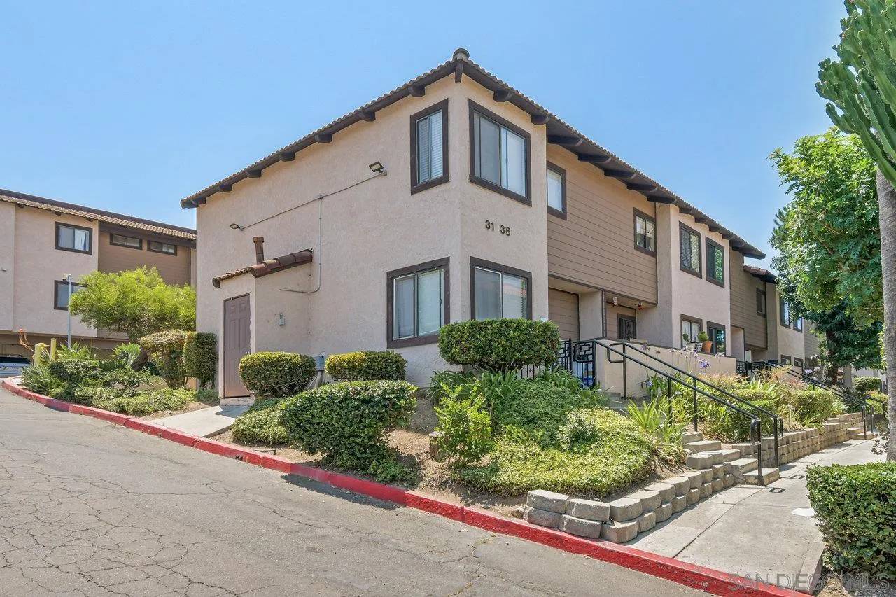 Vista, CA 92083,955 Postal Way #34