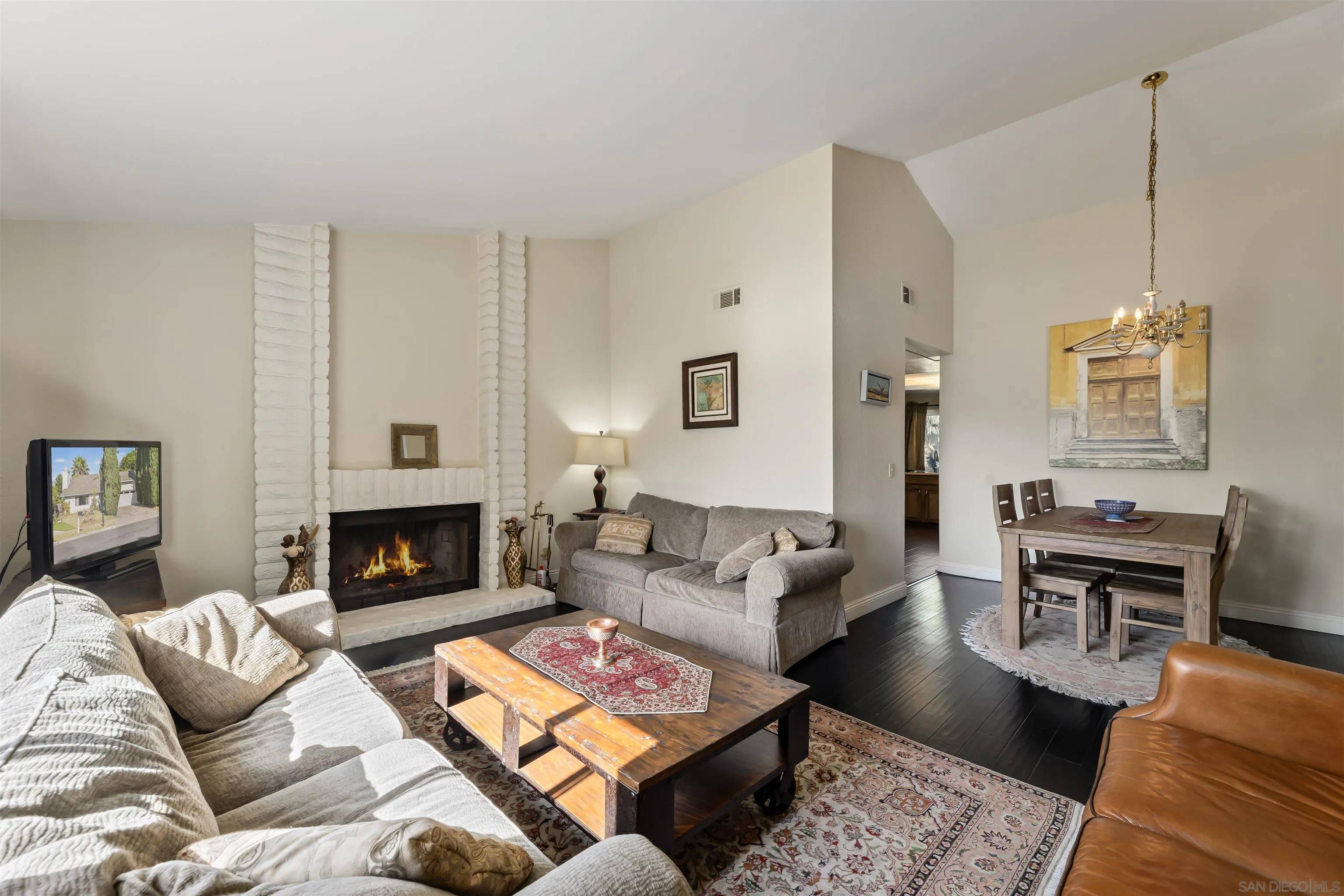 Escondido, CA 92027,1247 Armstrong Cir