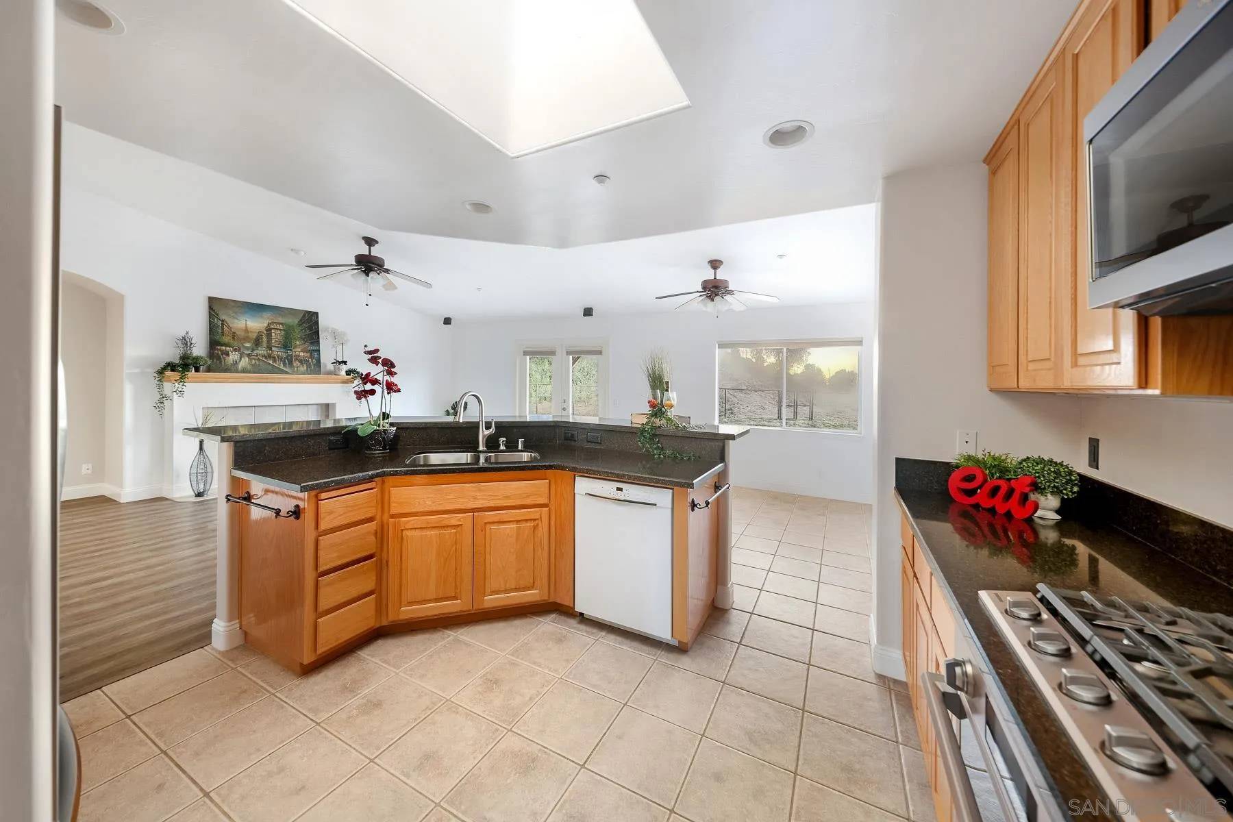 Escondido, CA 92026,10022 Triple J Trl