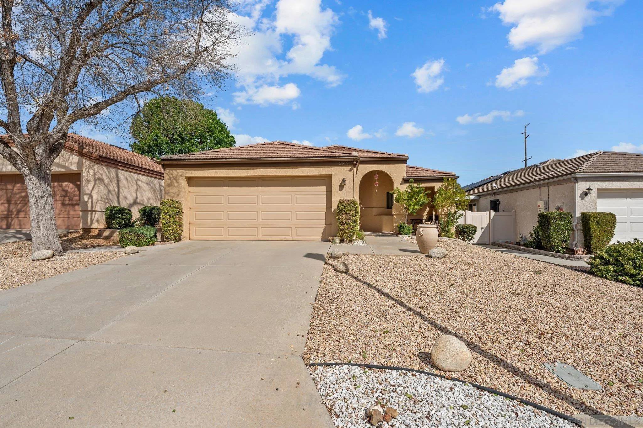 Menifee, CA 92585,25920 Camino Juarez
