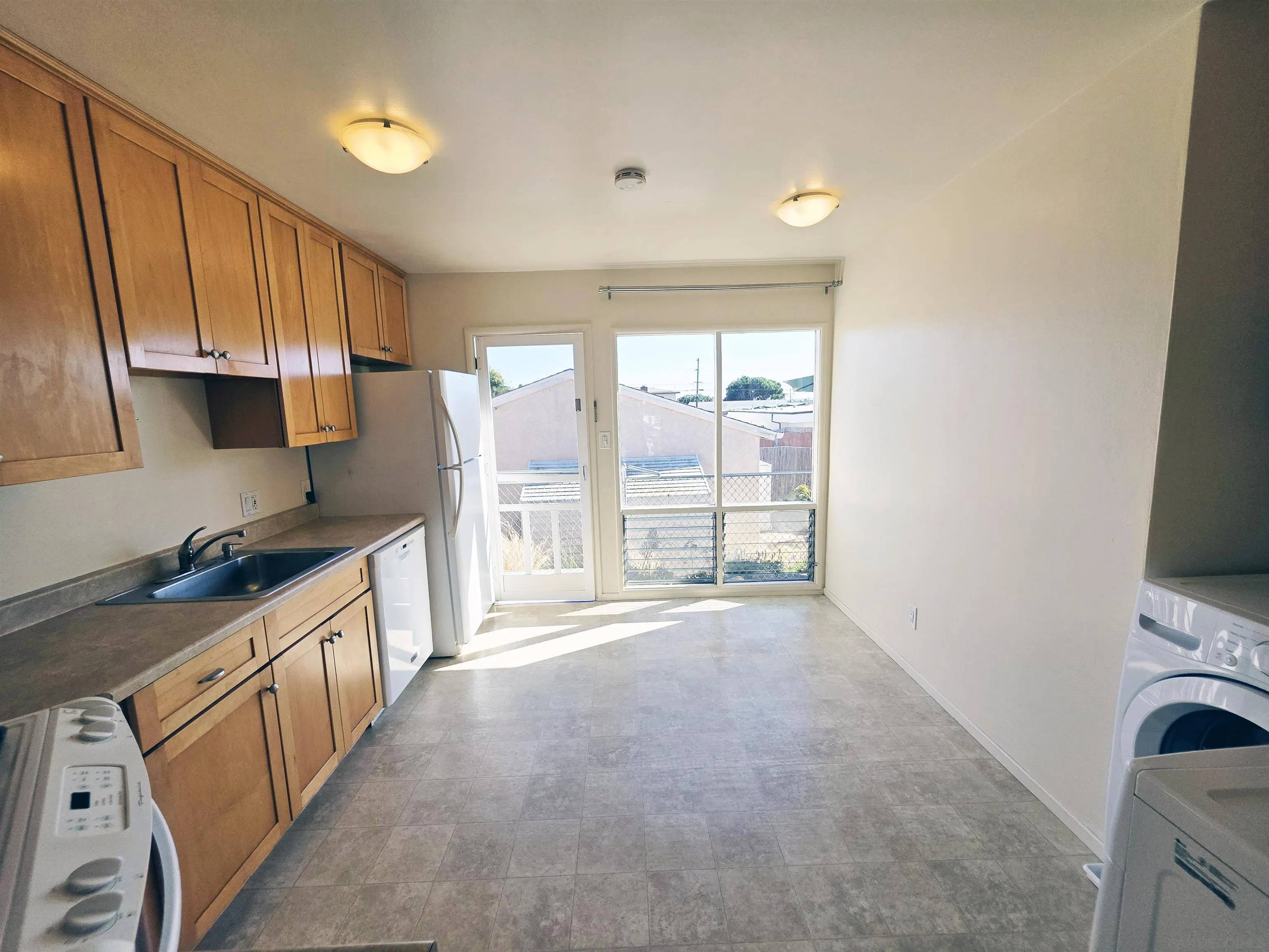 San Diego, CA 92117,Iroquois Ave