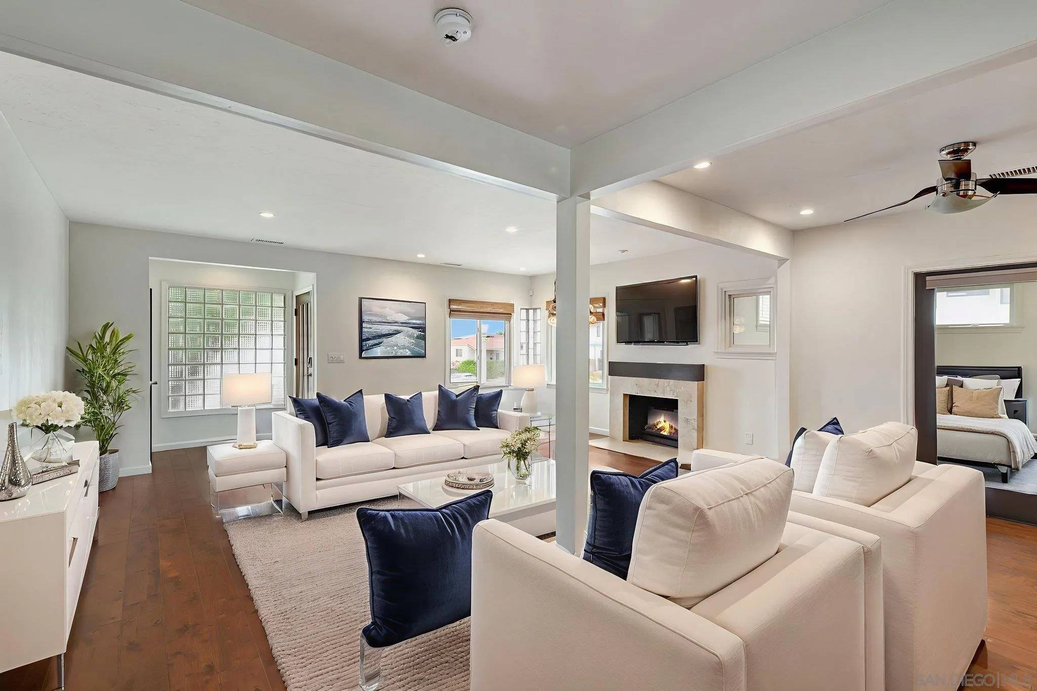 San Diego, CA 92109,1402 Wilbur Avenue