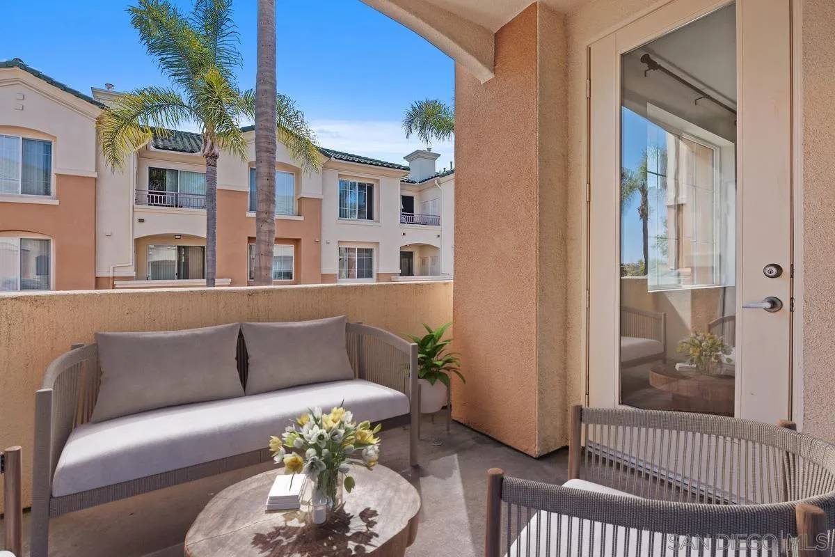 San Diego, CA 92130,12370 Carmel Country Road #202