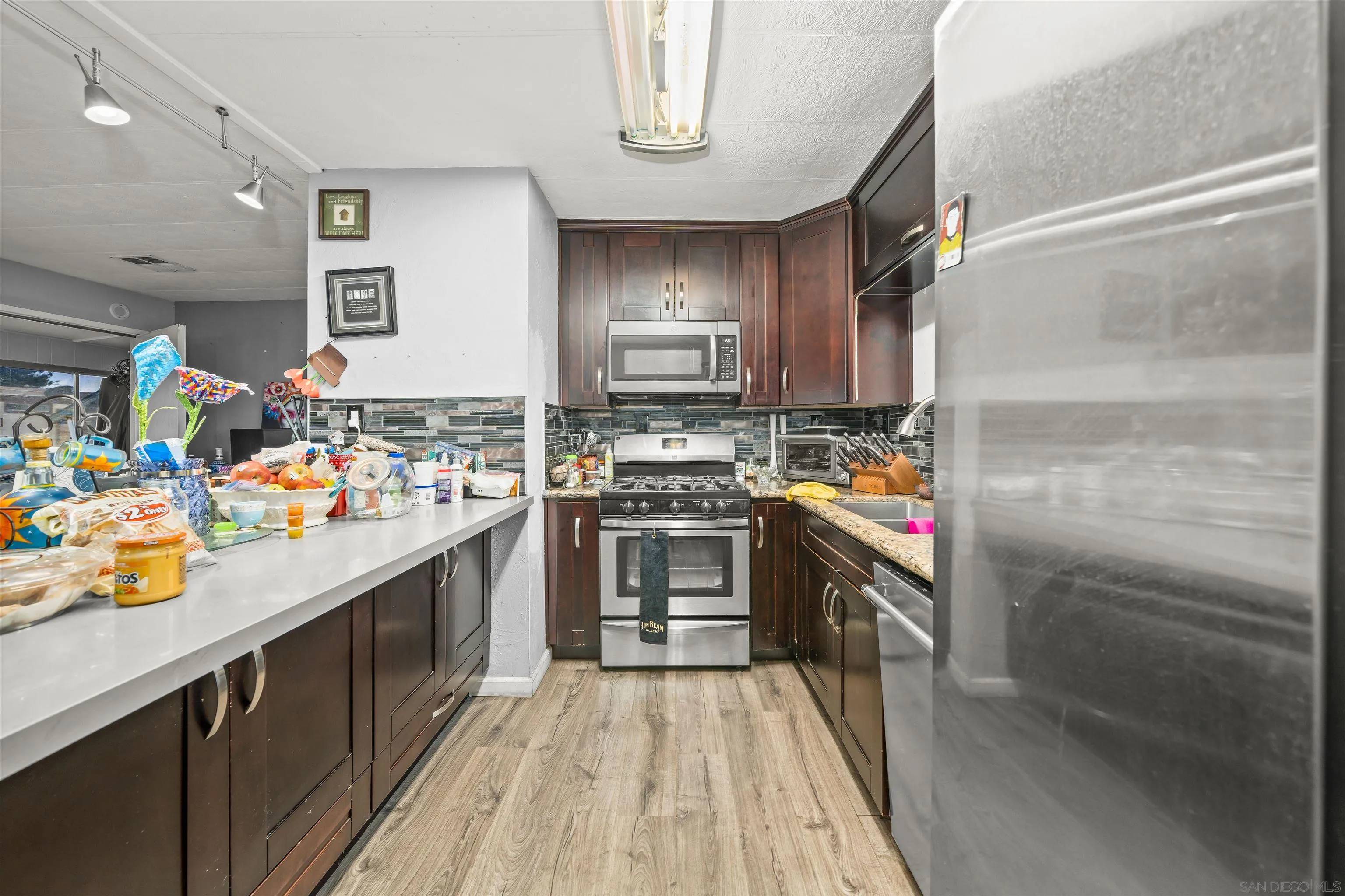 El Cajon, CA 92021,255 E Bradley #108