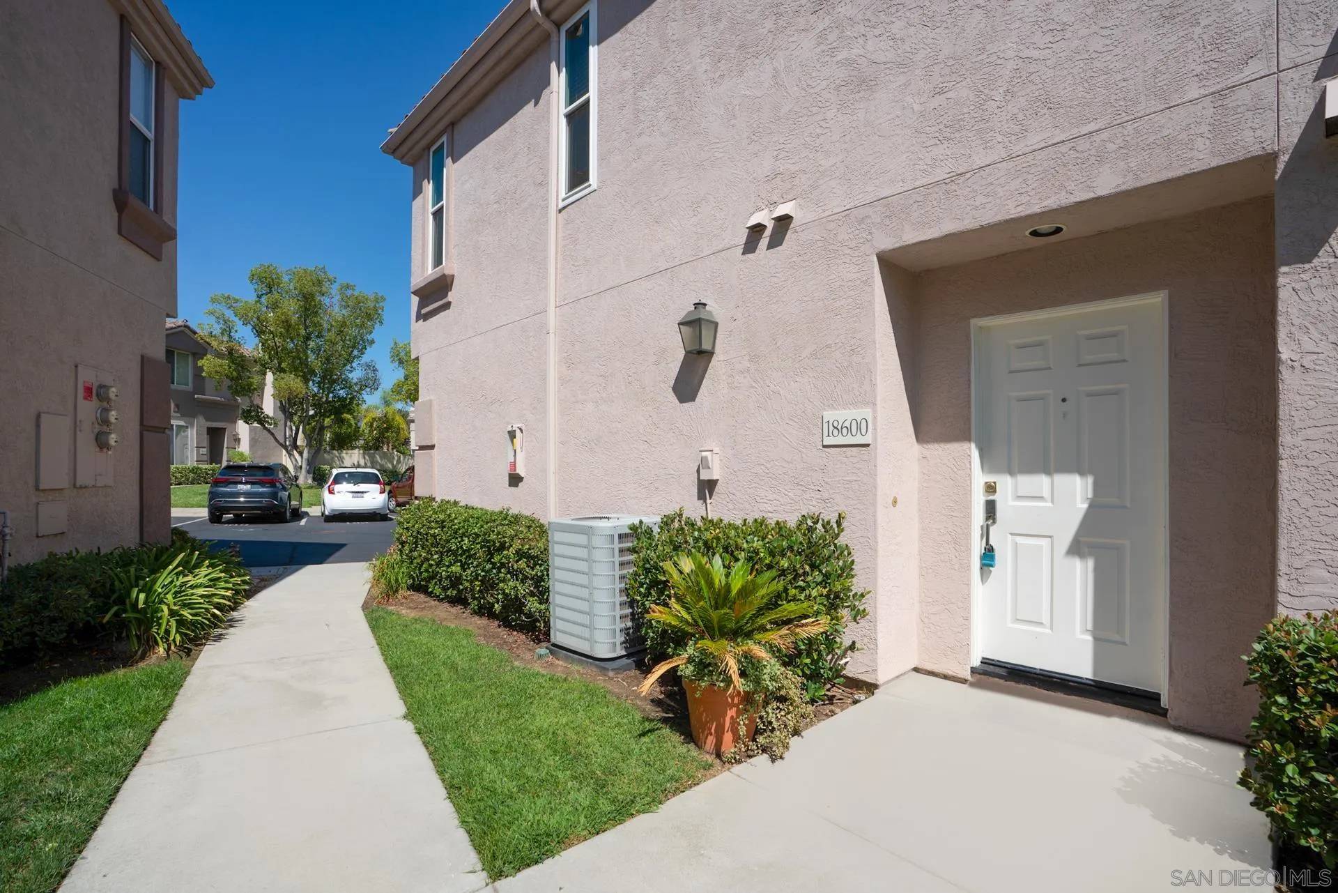 San Diego, CA 92128,18600 Caminito Pasadero