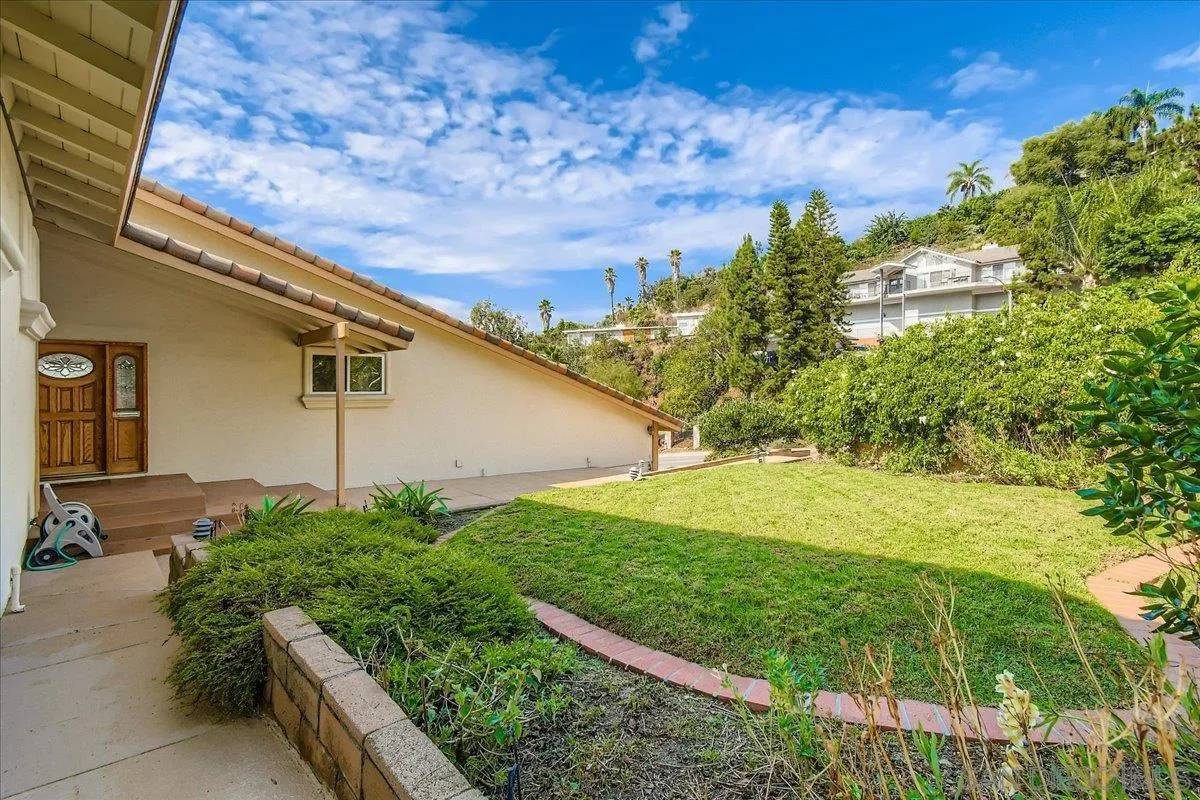 San Diego, CA 92120,5873 Madra Ave