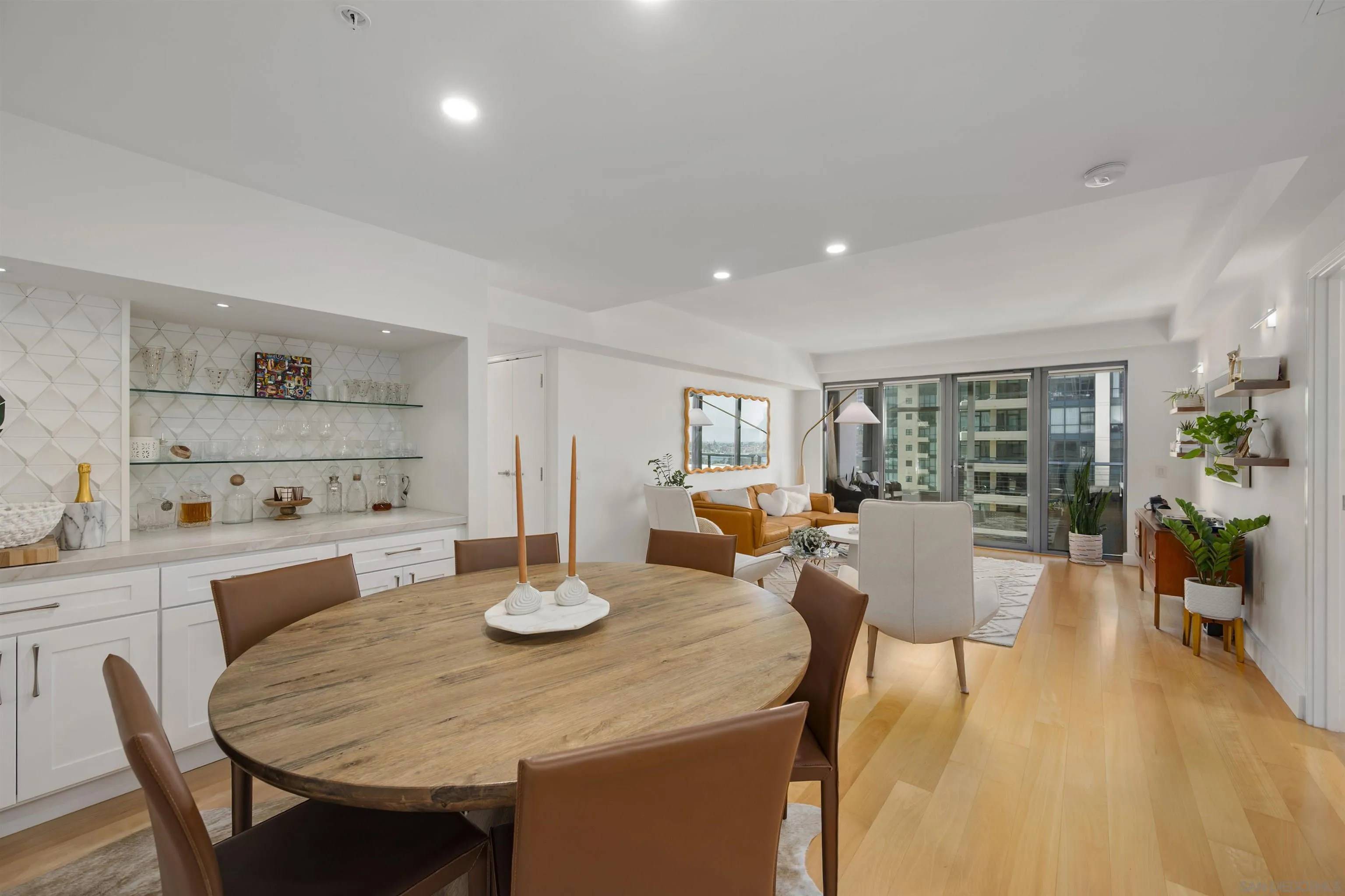 San Diego, CA 92101,645 Front #1215