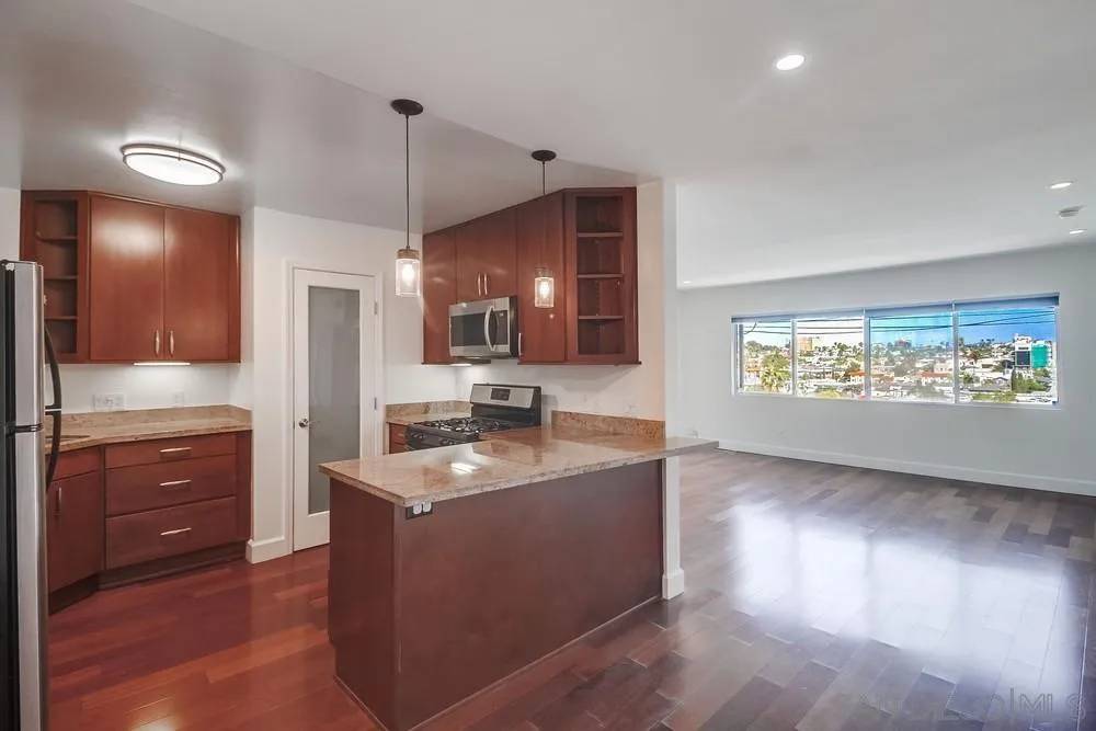 San Diego, CA 92103,3907 Georgia St #12