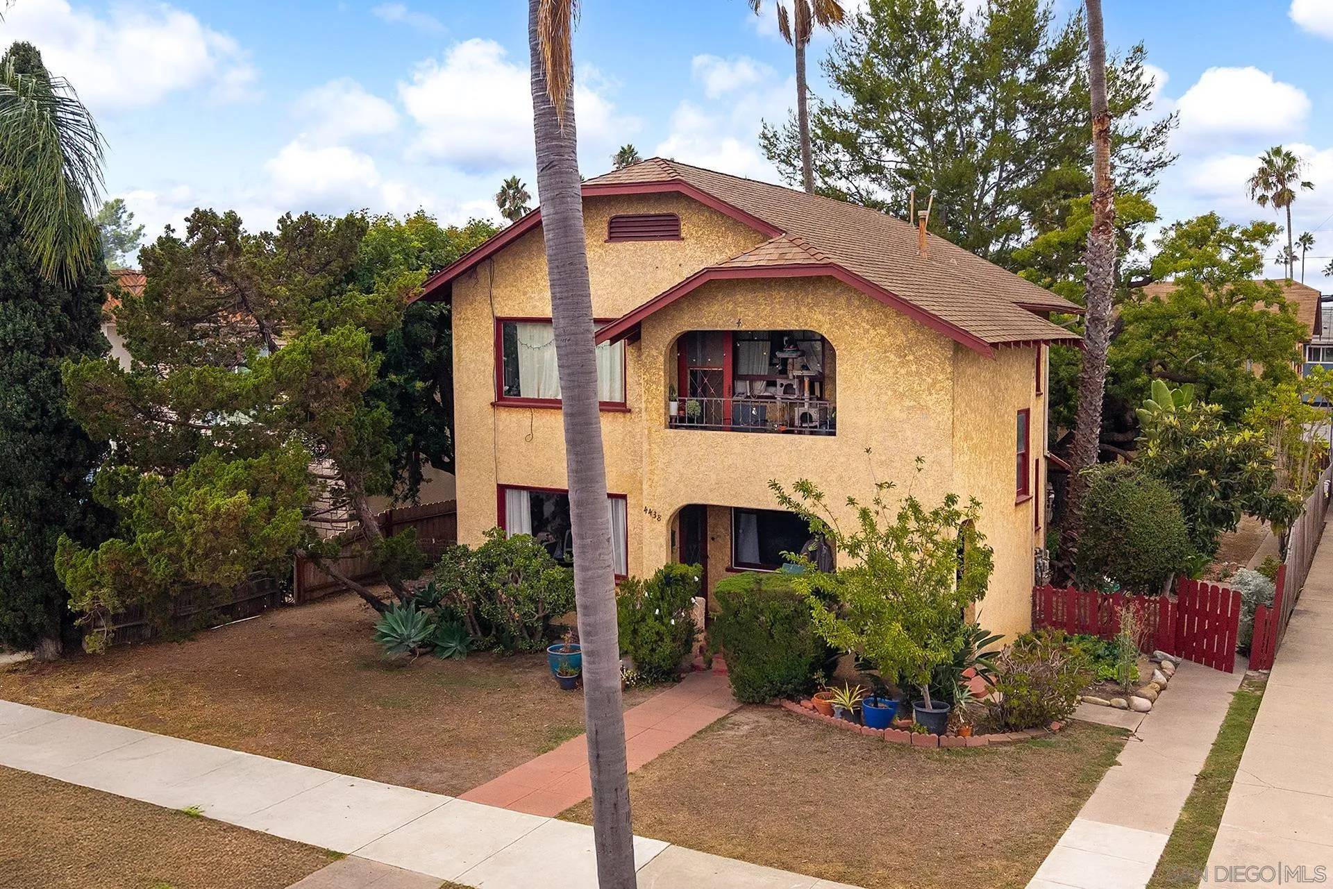San Diego, CA 92116,4438-44 Campus