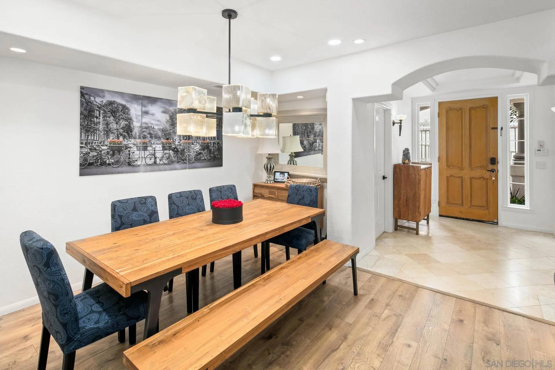 La Jolla, CA 92037,2842 Torrey Pines Rd