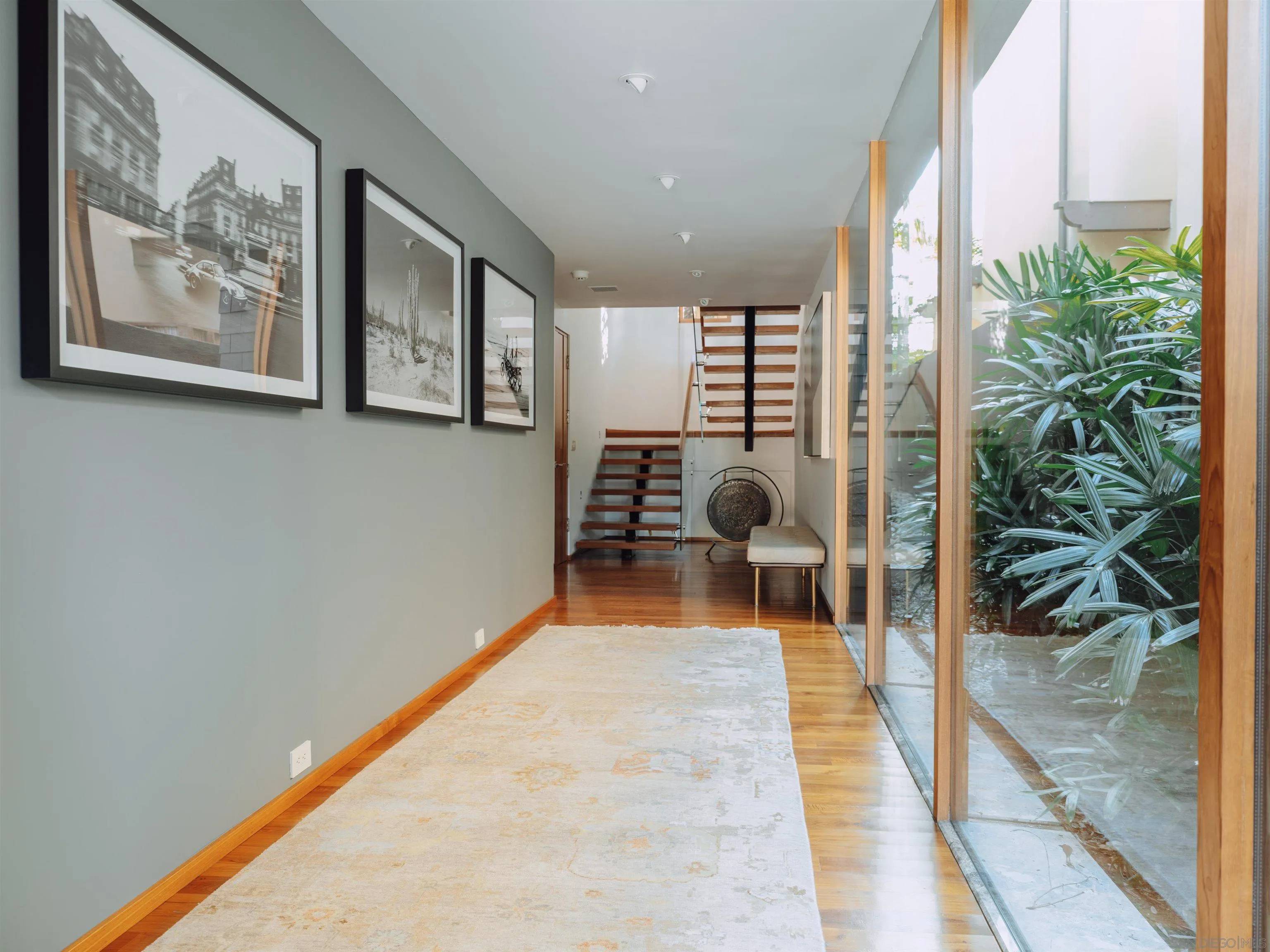 La Jolla, CA 92037,7934 Prospect Place