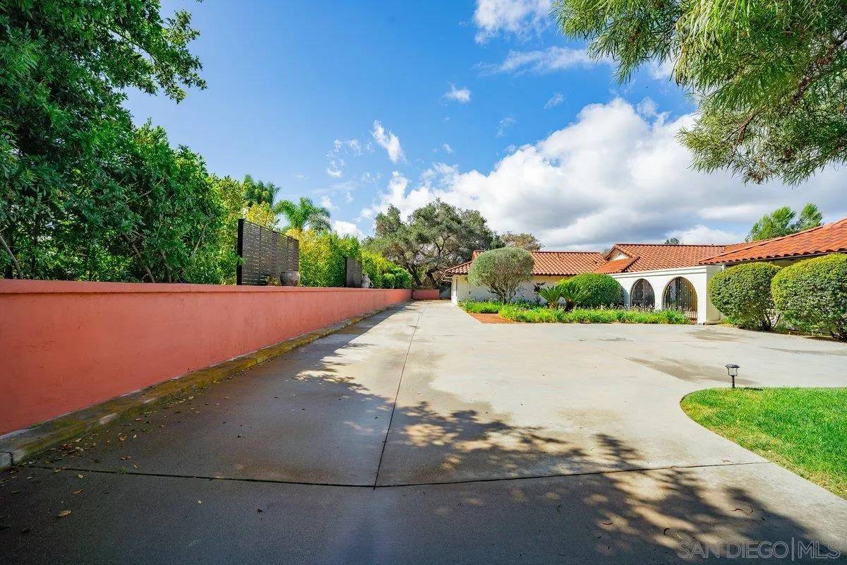 Fallbrook, CA 92028,11 Country Glen Rd