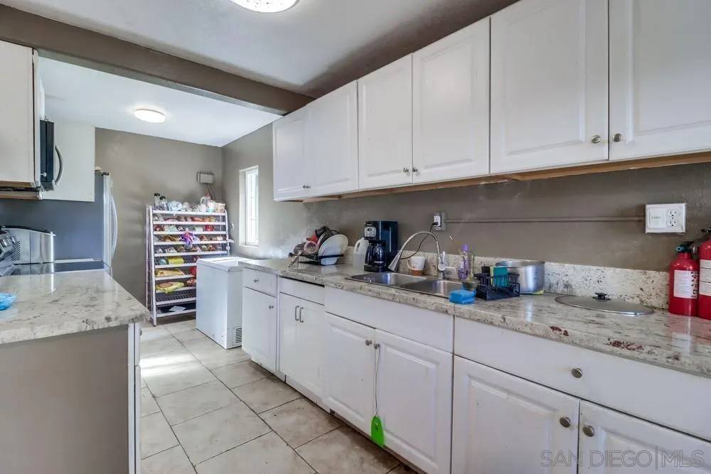 Campo, CA 91906,29845 Lake View Dr.