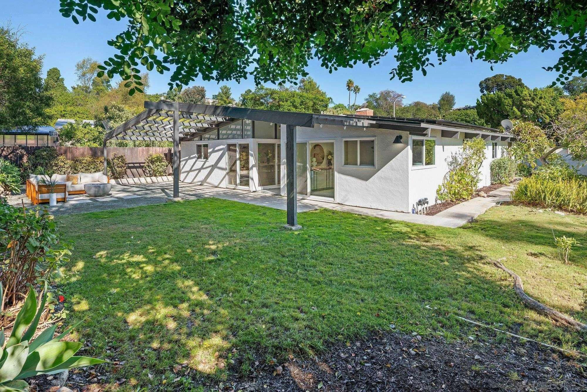 San Diego, CA 92120,5672 Dartford Way