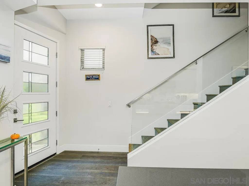 San Diego, CA 92109,938 Opal St