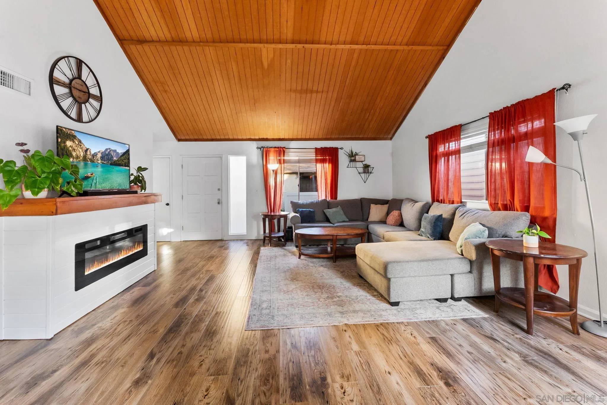 San Diego, CA 92139,6811 Parkside Avenue