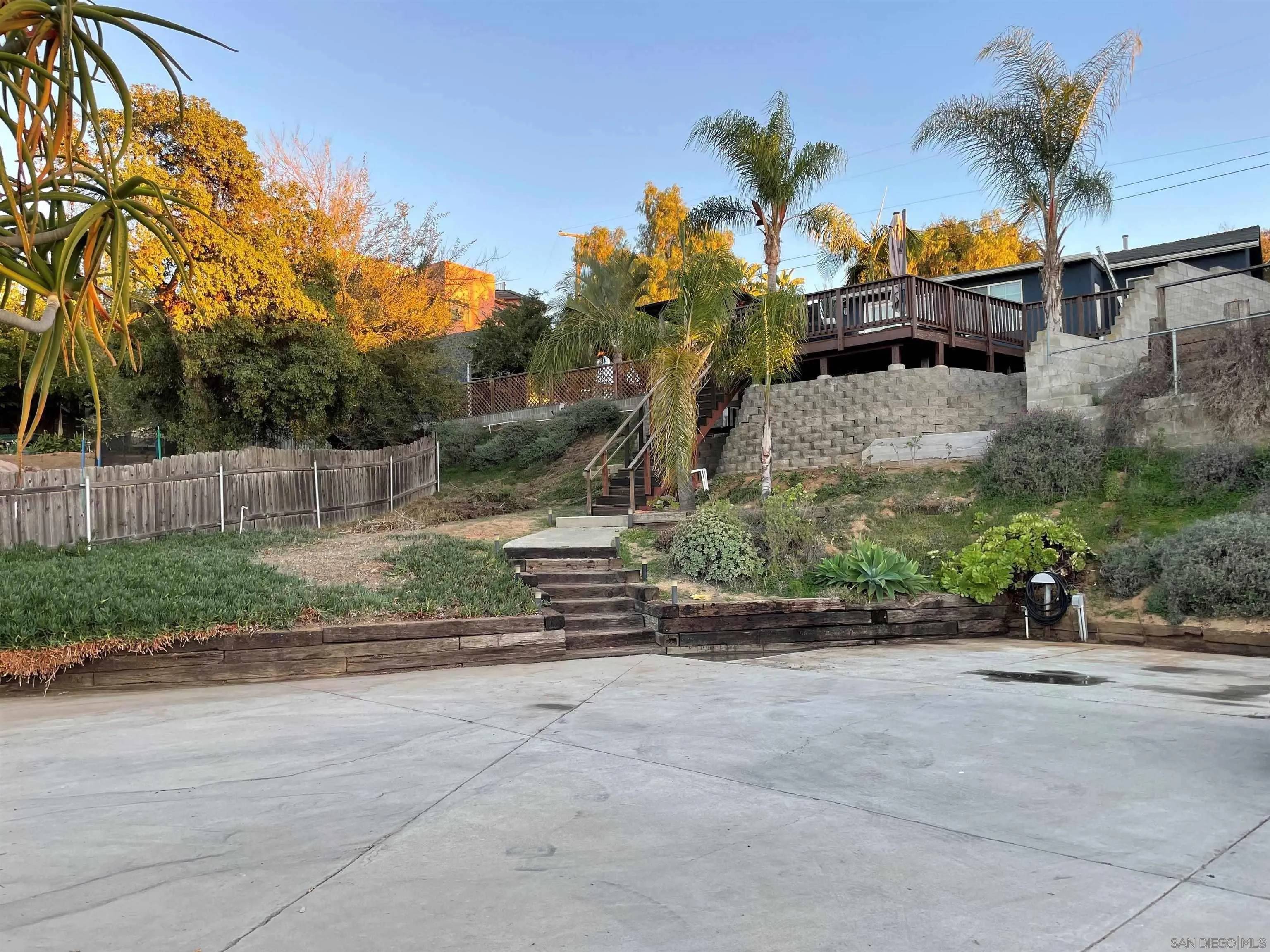 El Cajon, CA 92021,238 Lilac Dr #00