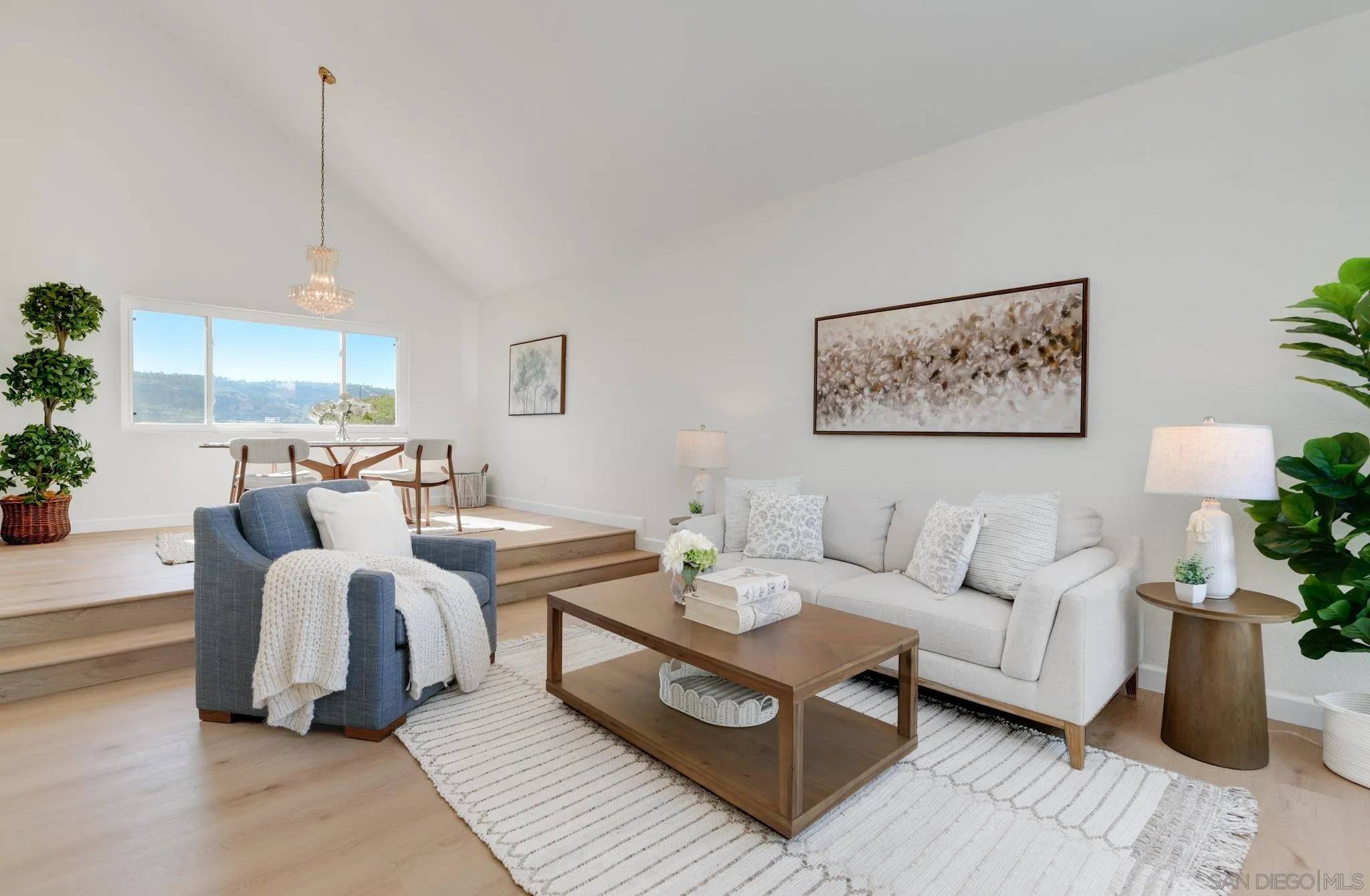 San Diego, CA 92129,9789 Paseo Montril