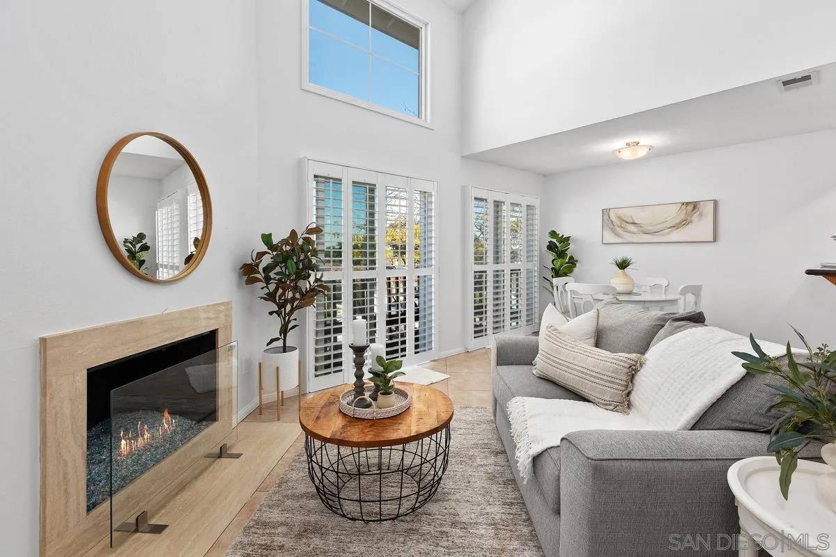 San Diego, CA 92111,1418 Camino Zalce