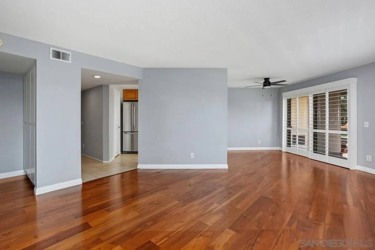 Carlsbad, CA 92009,1914 Swallow Ln