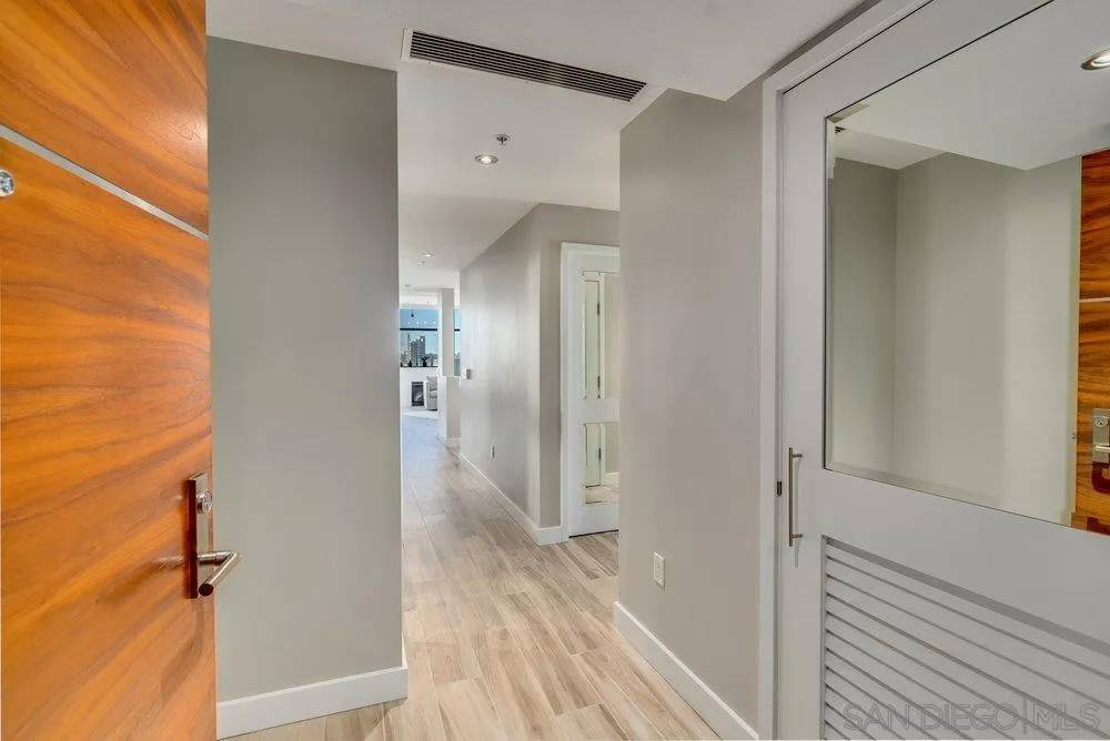 San Diego, CA 92101,700 W E St #2404