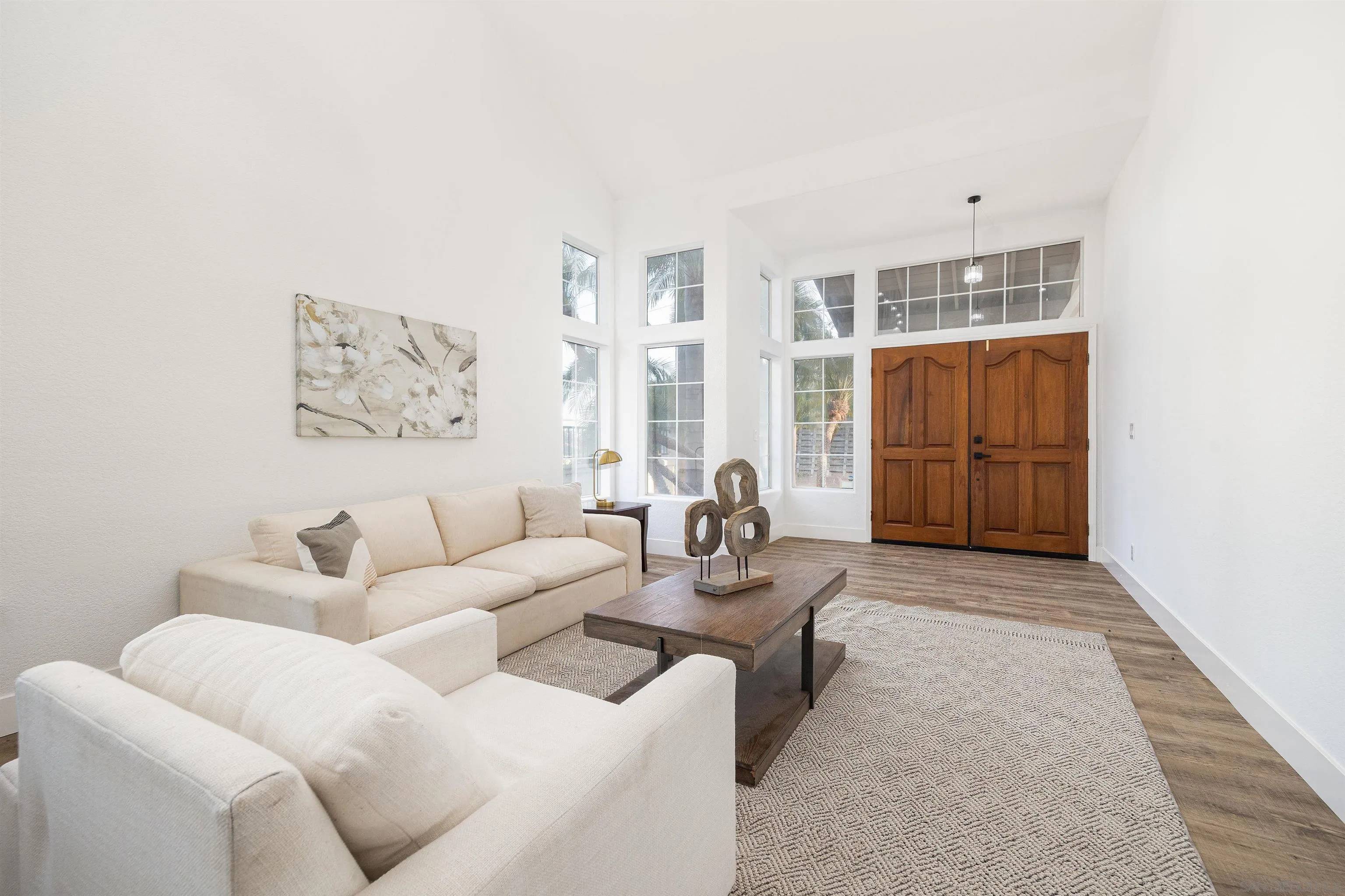 Carlsbad, CA 92009,2318 Via Villegas