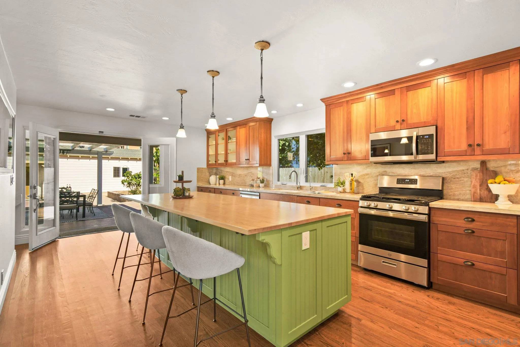 San Diego, CA 92107,4386 Niagara Ave