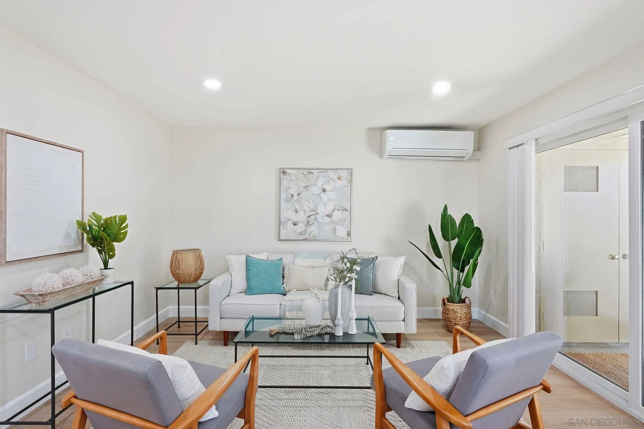 San Diego, CA 92126,8480 New Salem St #103