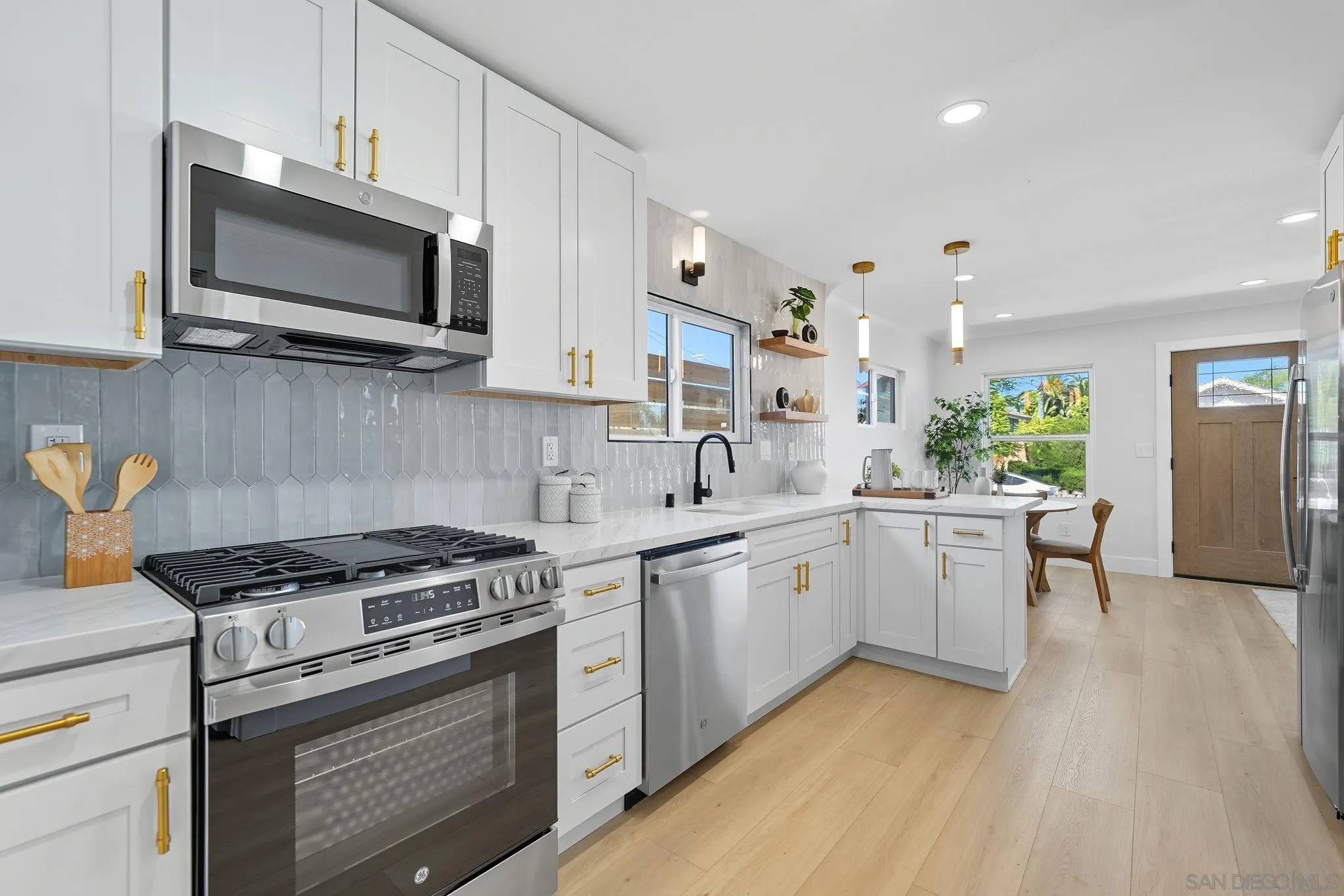 San Diego, CA 92116,3621 Collier Ave.