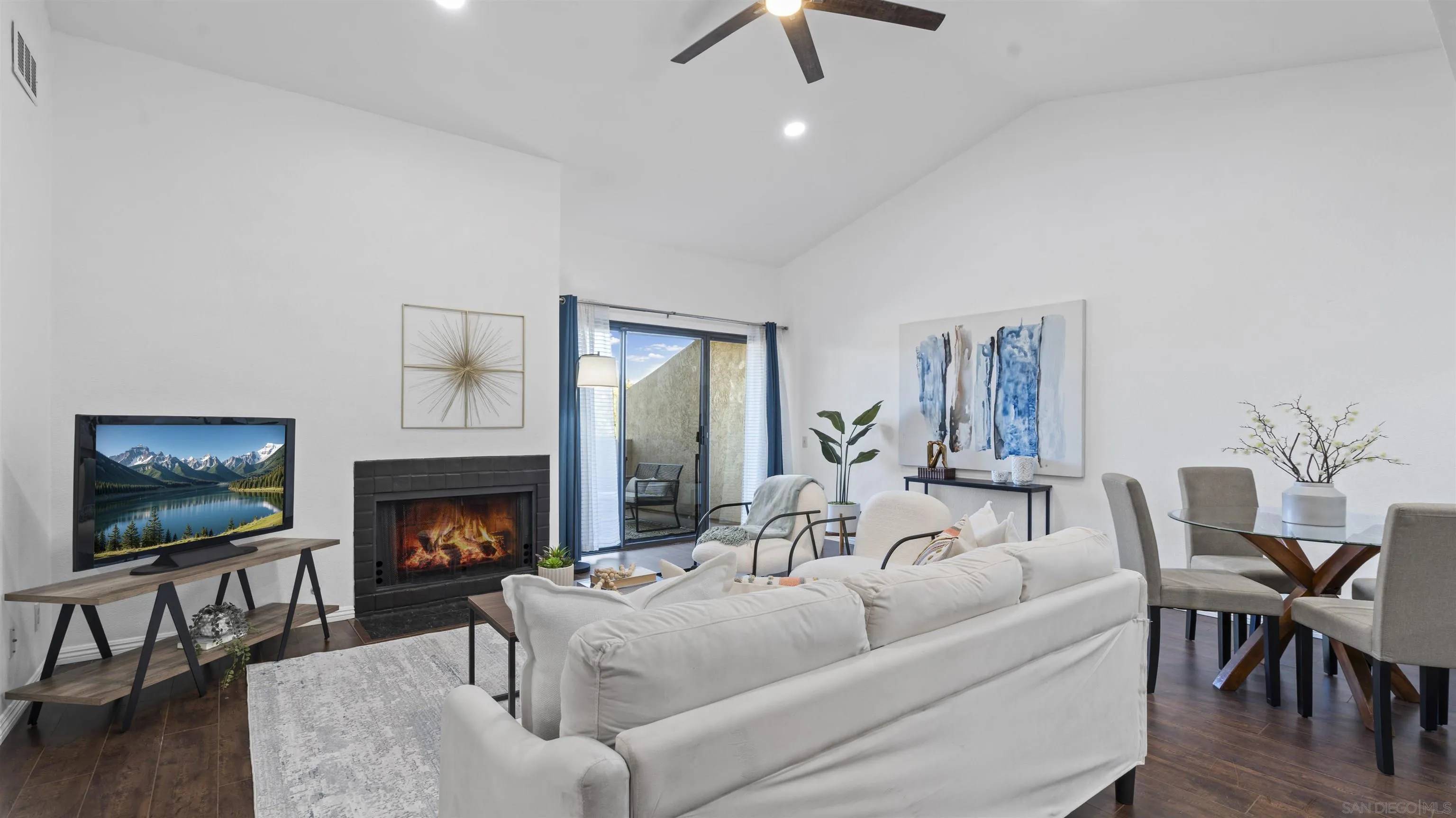 La Mesa, CA 91941,3633 Avocado Village Ct ## 140