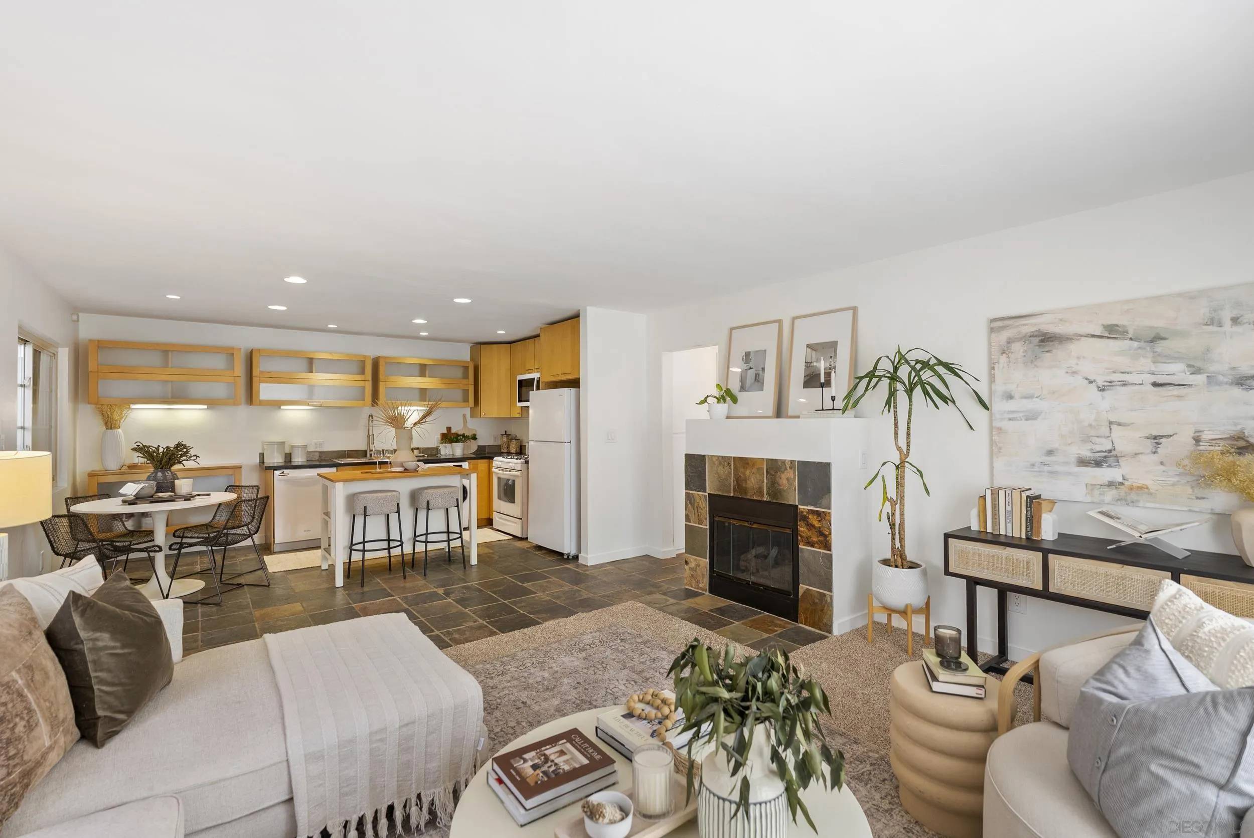 San Diego, CA 92104,4165 Mississippi St