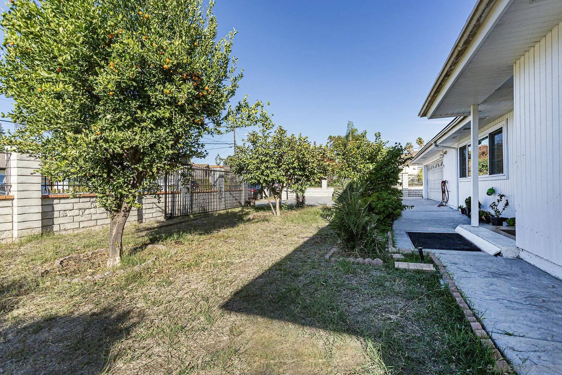 Chula Vista, CA 91910,166 Via De Laurencio