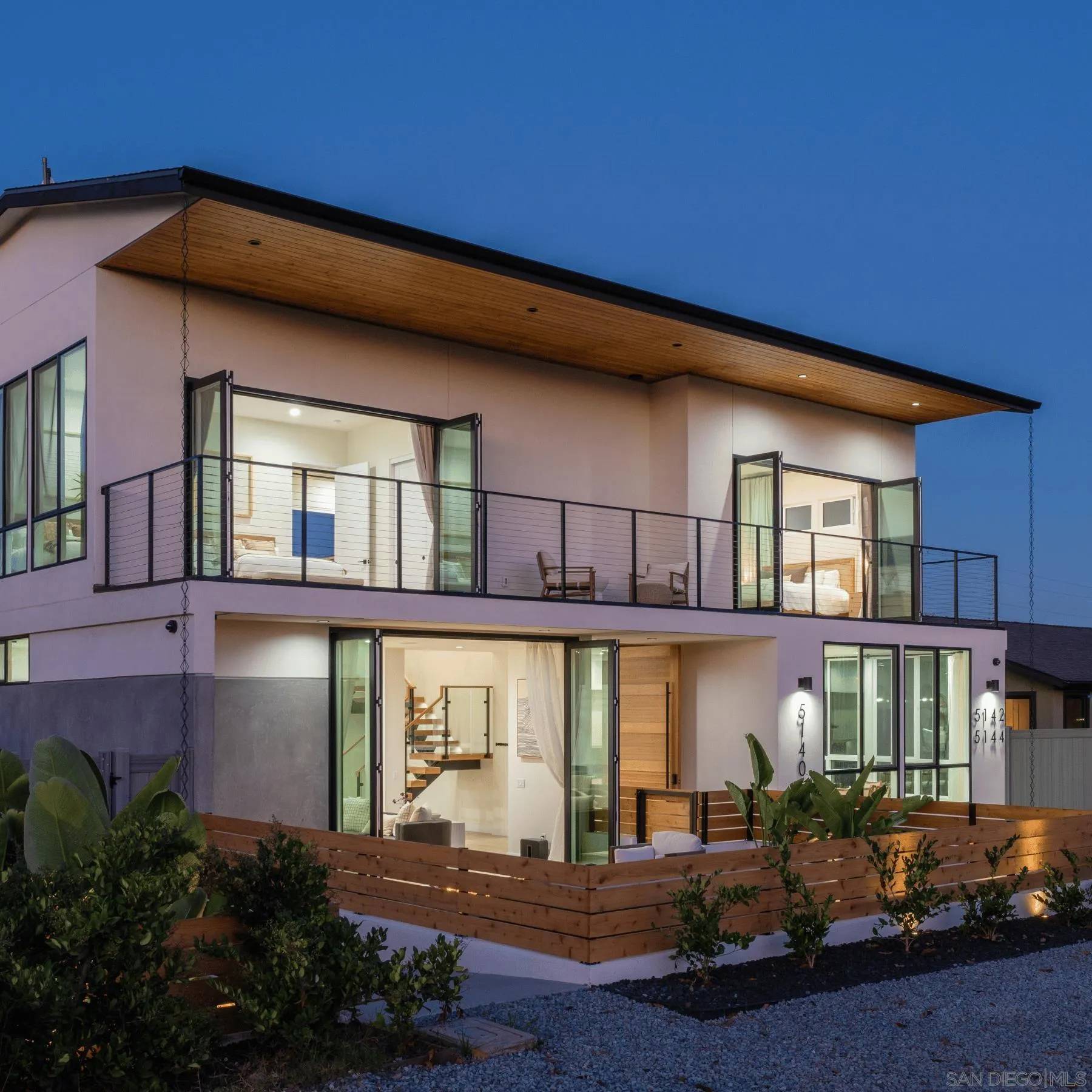 Carlsbad, CA 92008,5140 Los Robles Drive