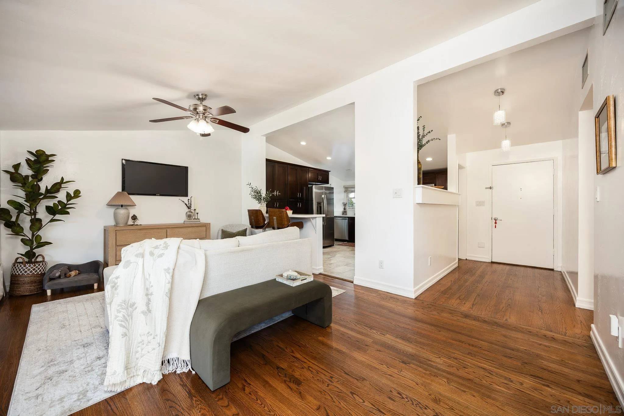 San Diego, CA 92120,5506 Waring Rd