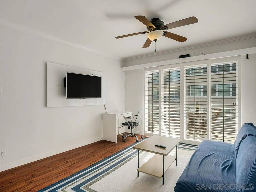 San Diego, CA 92106,1021 Scott St #235