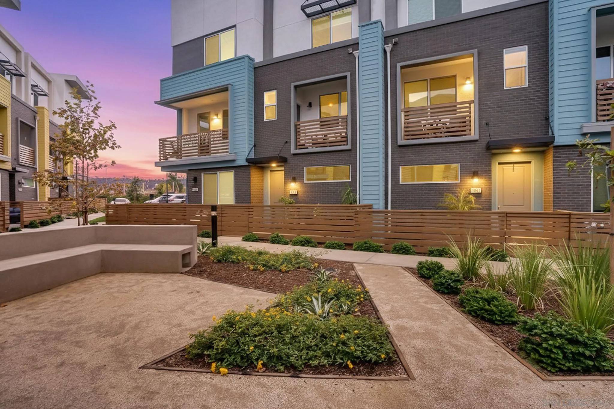 El Cajon, CA 92020,261 Gateway Ct