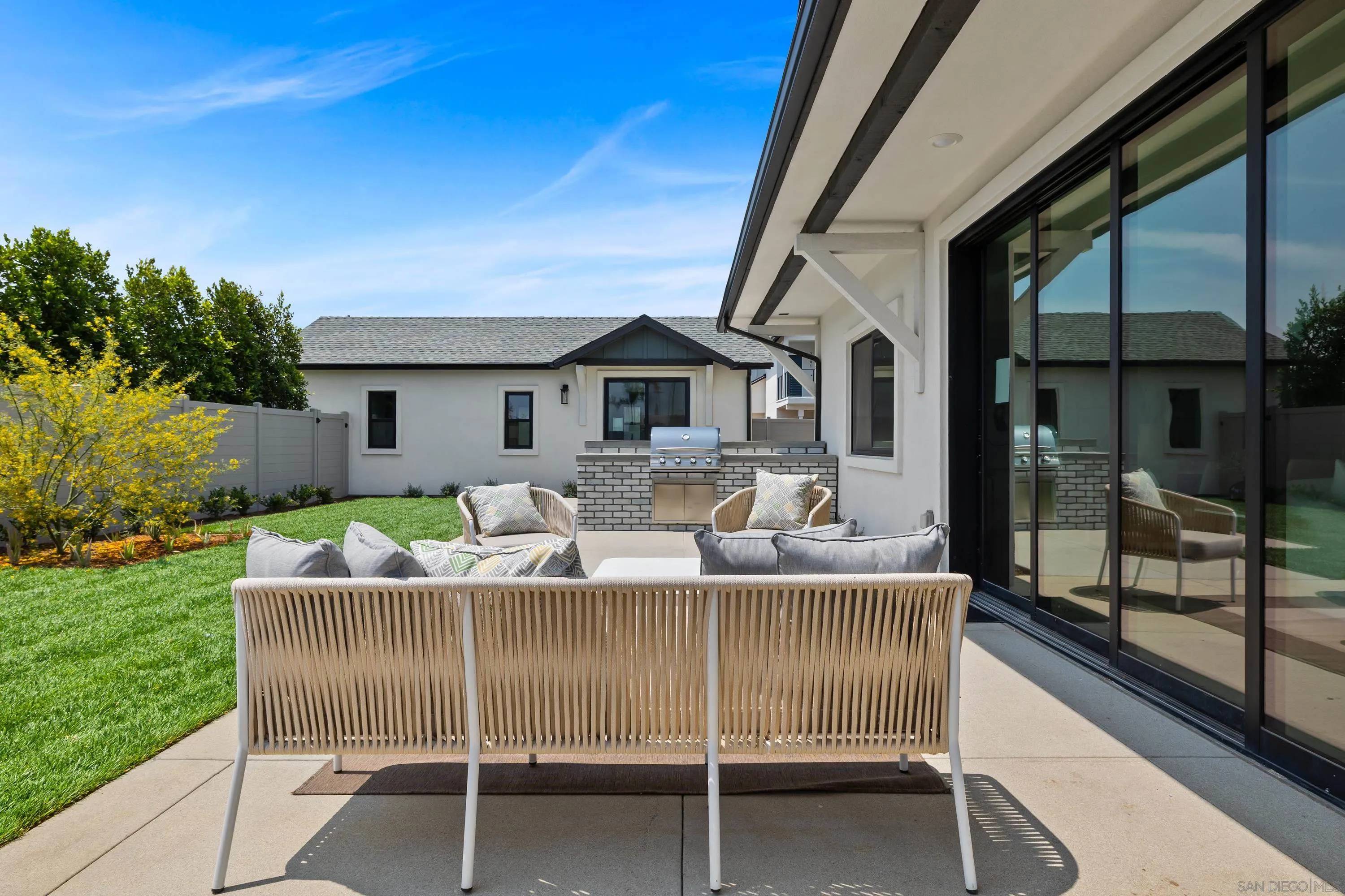 Carlsbad, CA 92008,3747 Adams St