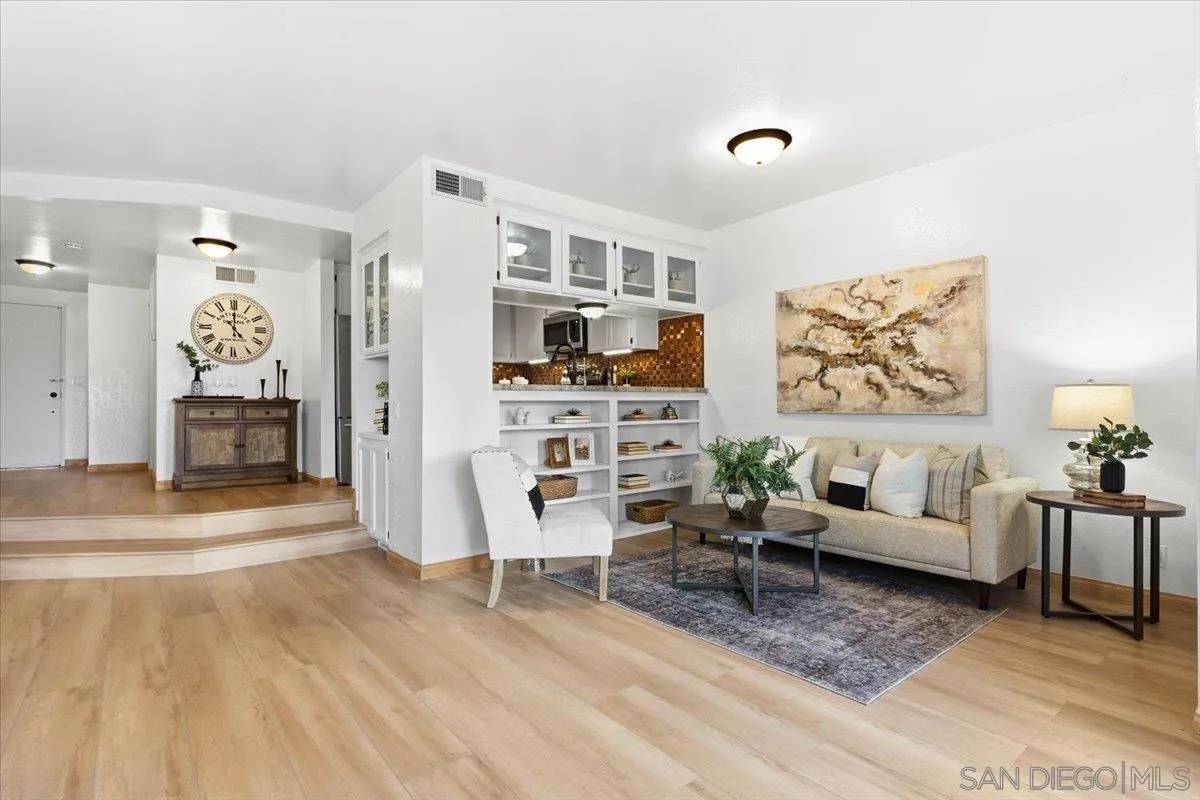 Carlsbad, CA 92009,2630 Pirineos Way #5