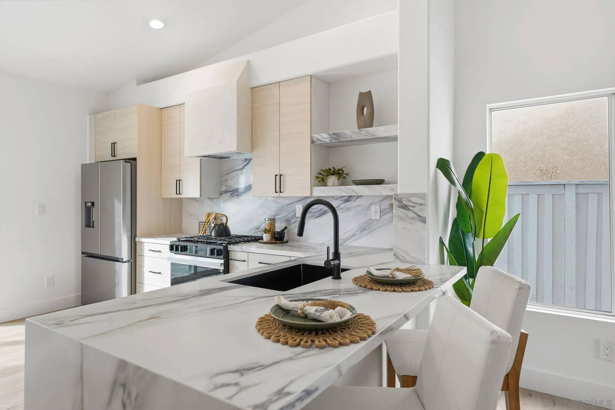 Ocenaside, CA 92058,183 Plumosa Street