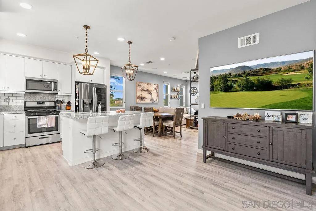 Oceanside, CA 92057,4262 Mission Ranch Way #32