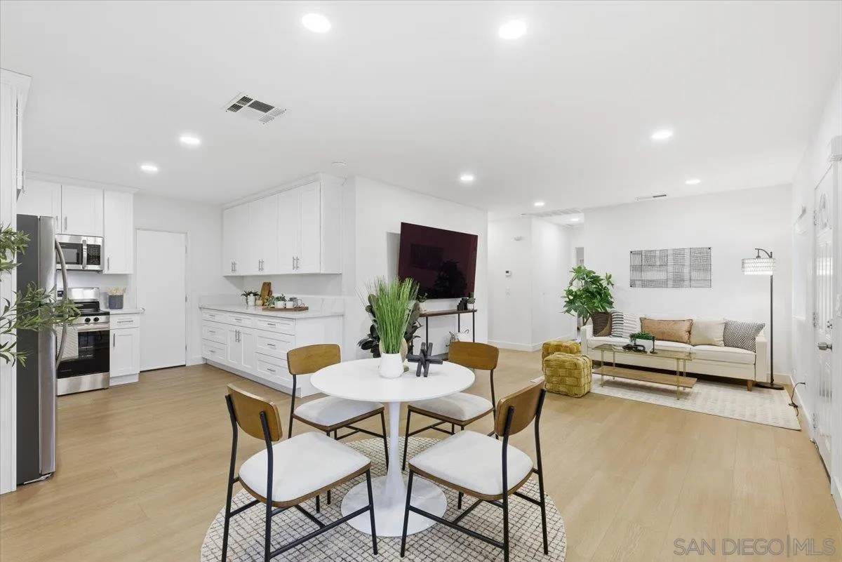 El Cajon, CA 92019,911 Jamacha Road