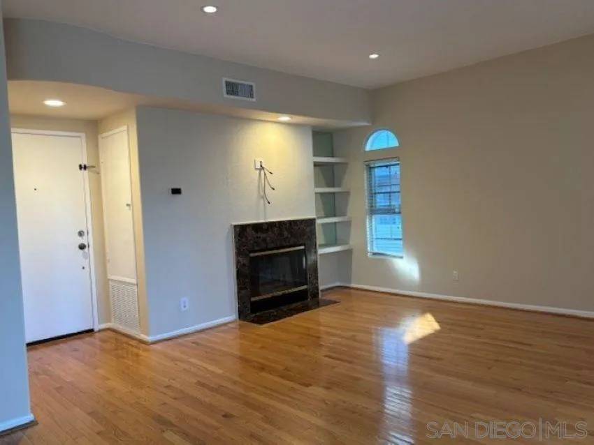 La Jolla, CA 92037,8641 Via Mallorca #Unit D