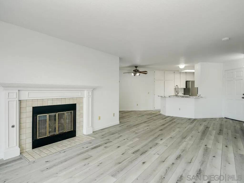 San Diego, CA 92111,7087 Camino Degrazia #141