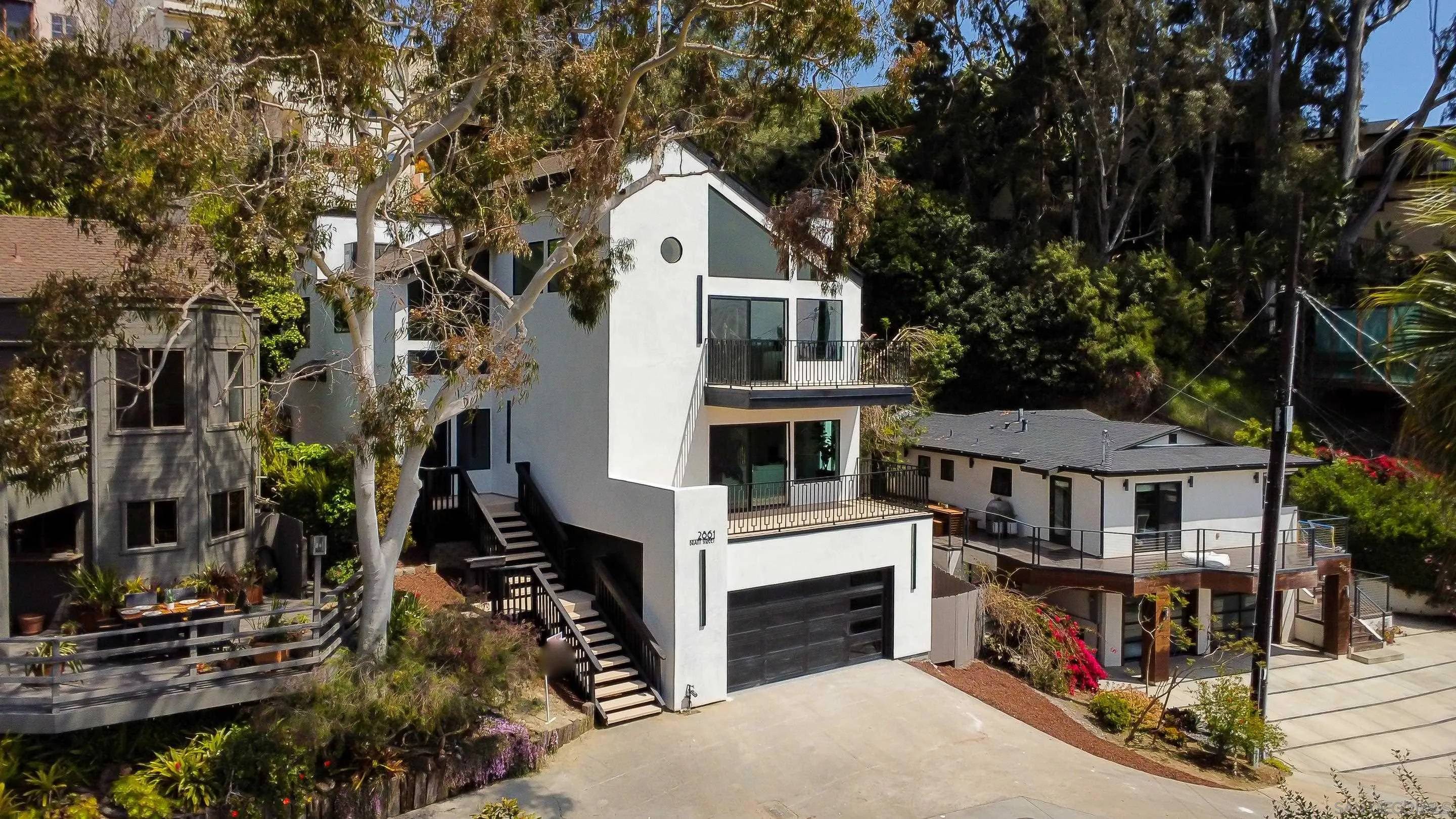 Mission Hills, CA 92103,2861 Brant st.